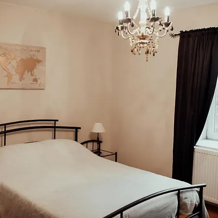 بيت ضيافة Le Chateau De Balmoral *